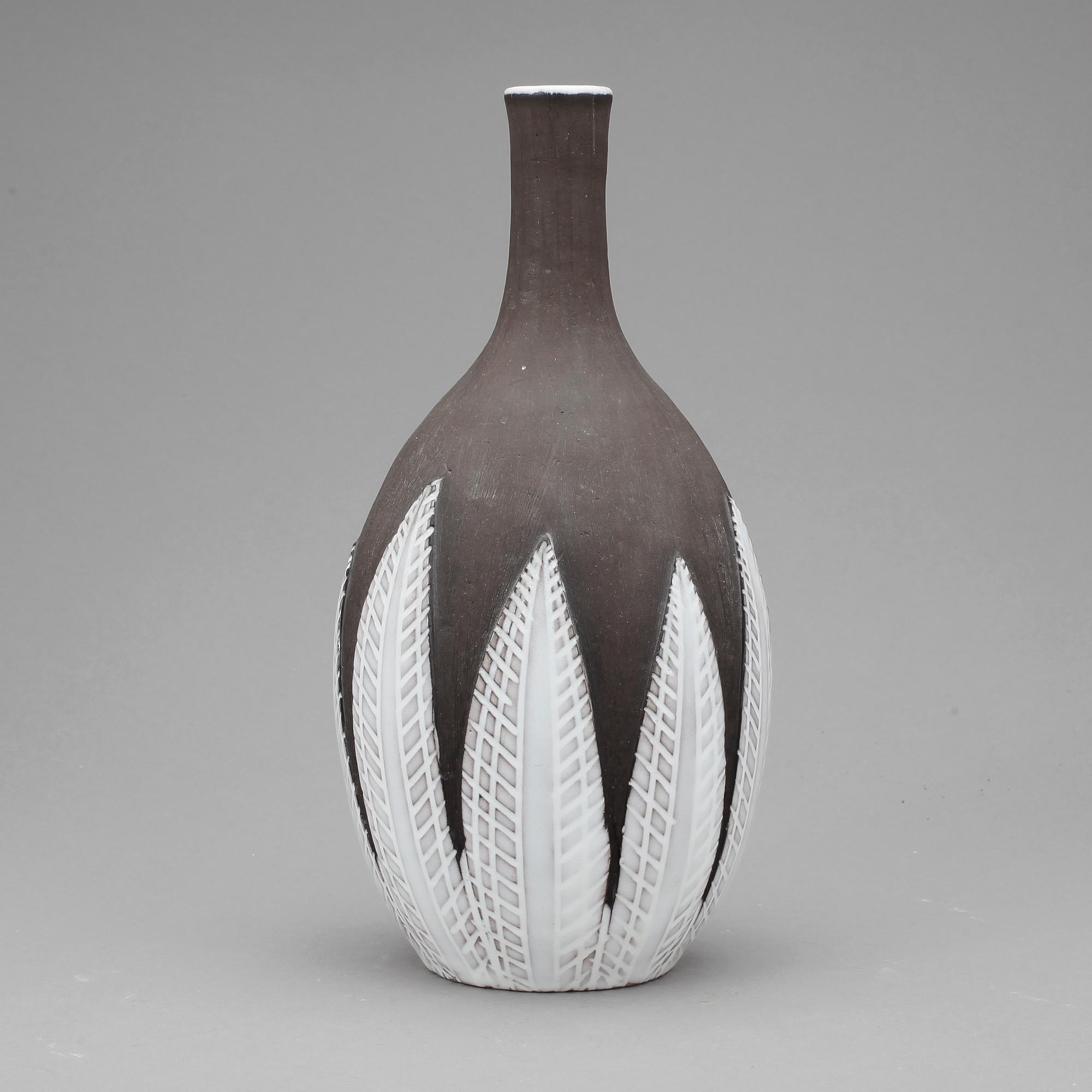 VAS, lergods, Anna-Lisa Thomson,"Paprika" Uppsala Ekeby, 1900-talets andra hälft.