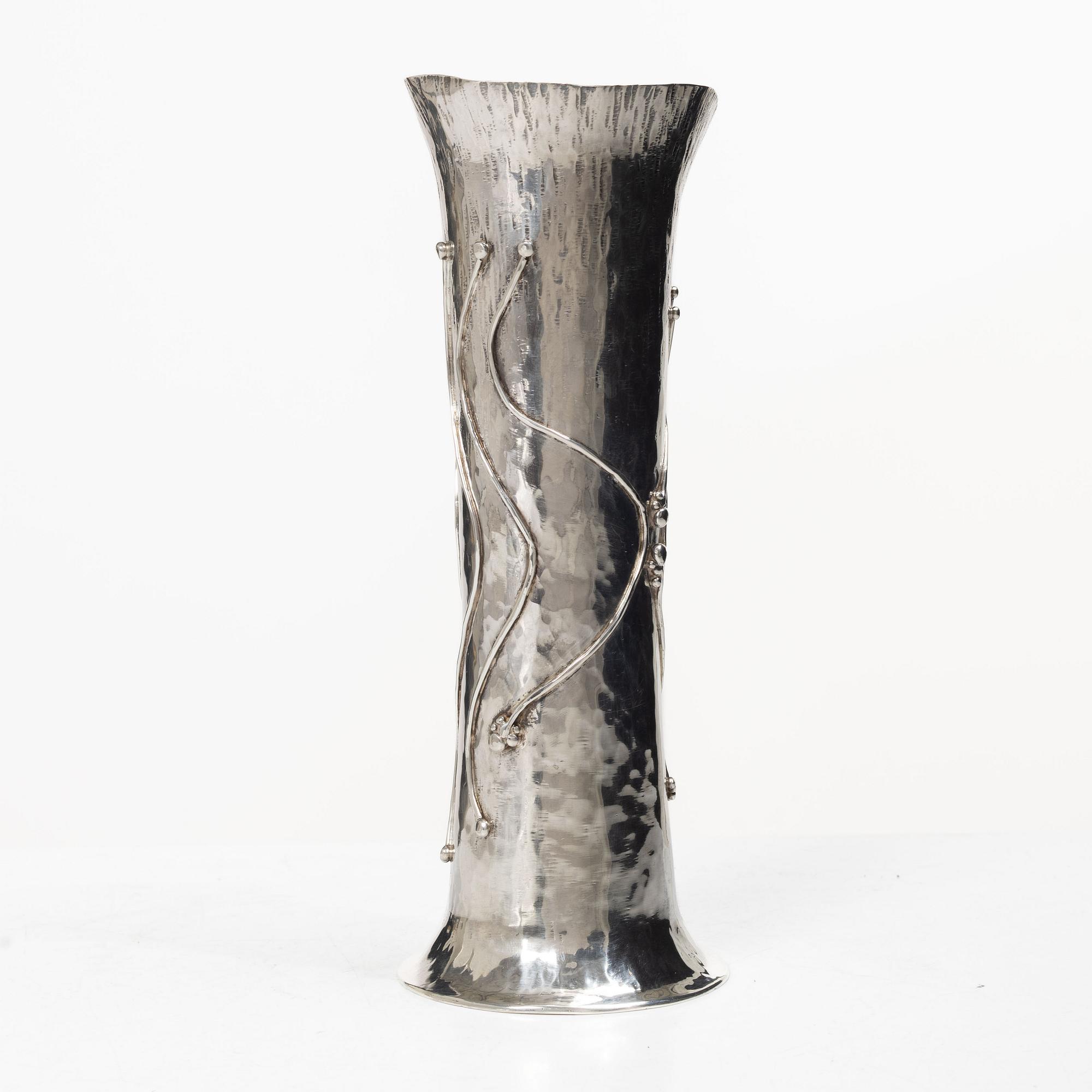 Bernd Janusch, Vase, sterling silver, Rosa Taikon Janusch, Stockholm, 1980.