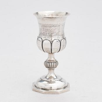 A footed silver beaker, presumably from Poland or Lithuania, around year 1800.