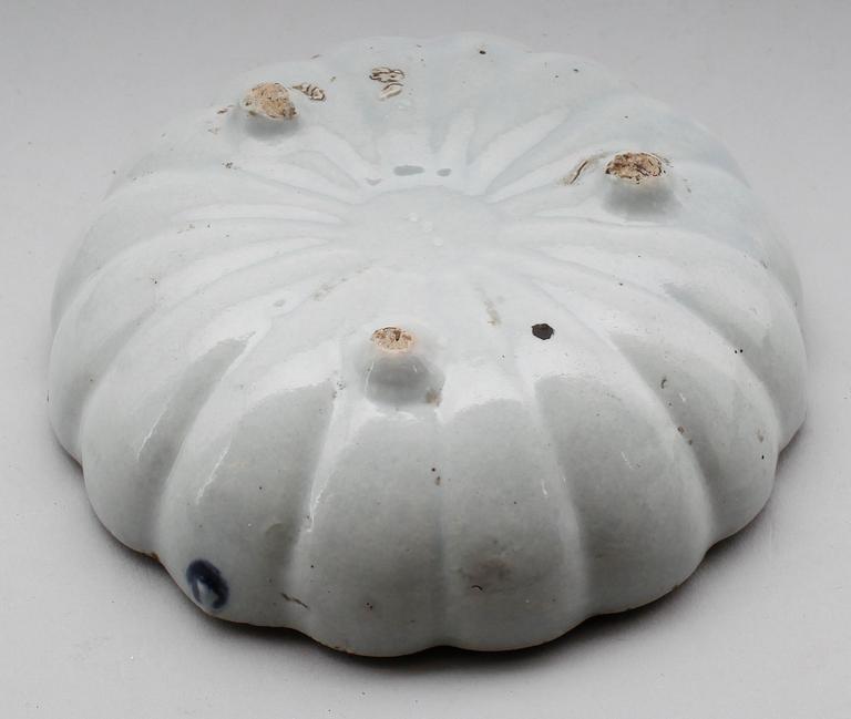 KRYDDASK, porslin, Kina, 1900-/2000-tal.