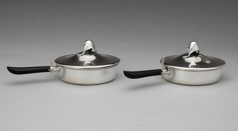 A pair of C.F. Carlman silver serving dishes, Stockholm 1936-37.