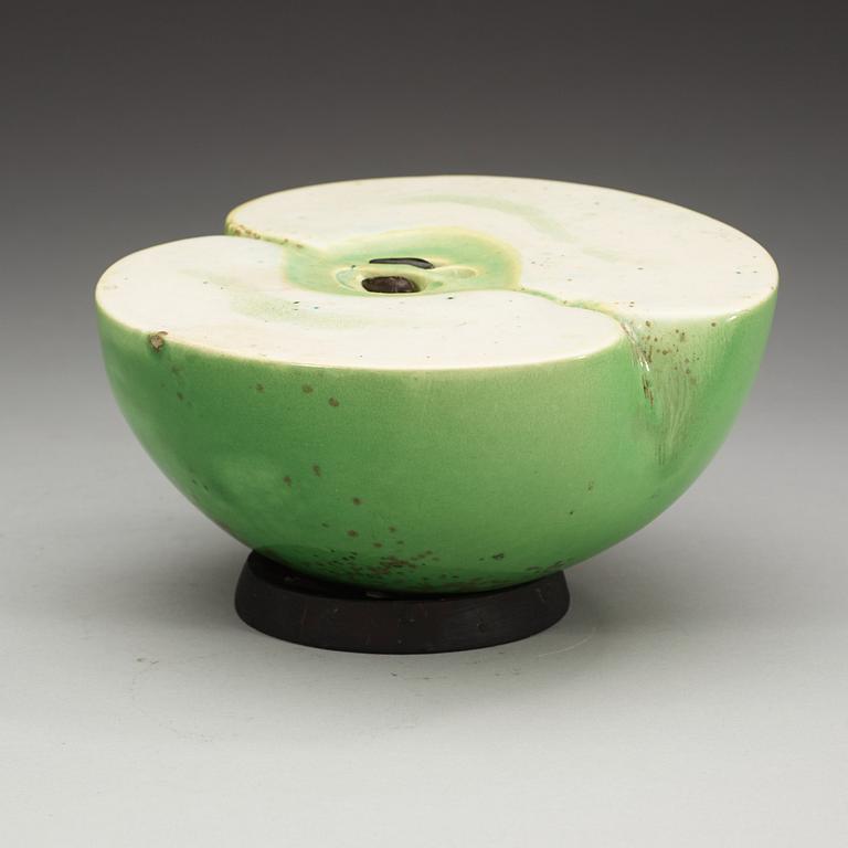 HANS HEDBERG, äppelhalva, Biot, Frankrike.