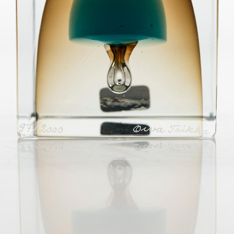 Oiva Toikka, vuosikuutio, signeerattu Oiva Toikka, Nuutajärvi 1983, numeroitu 97/2000.