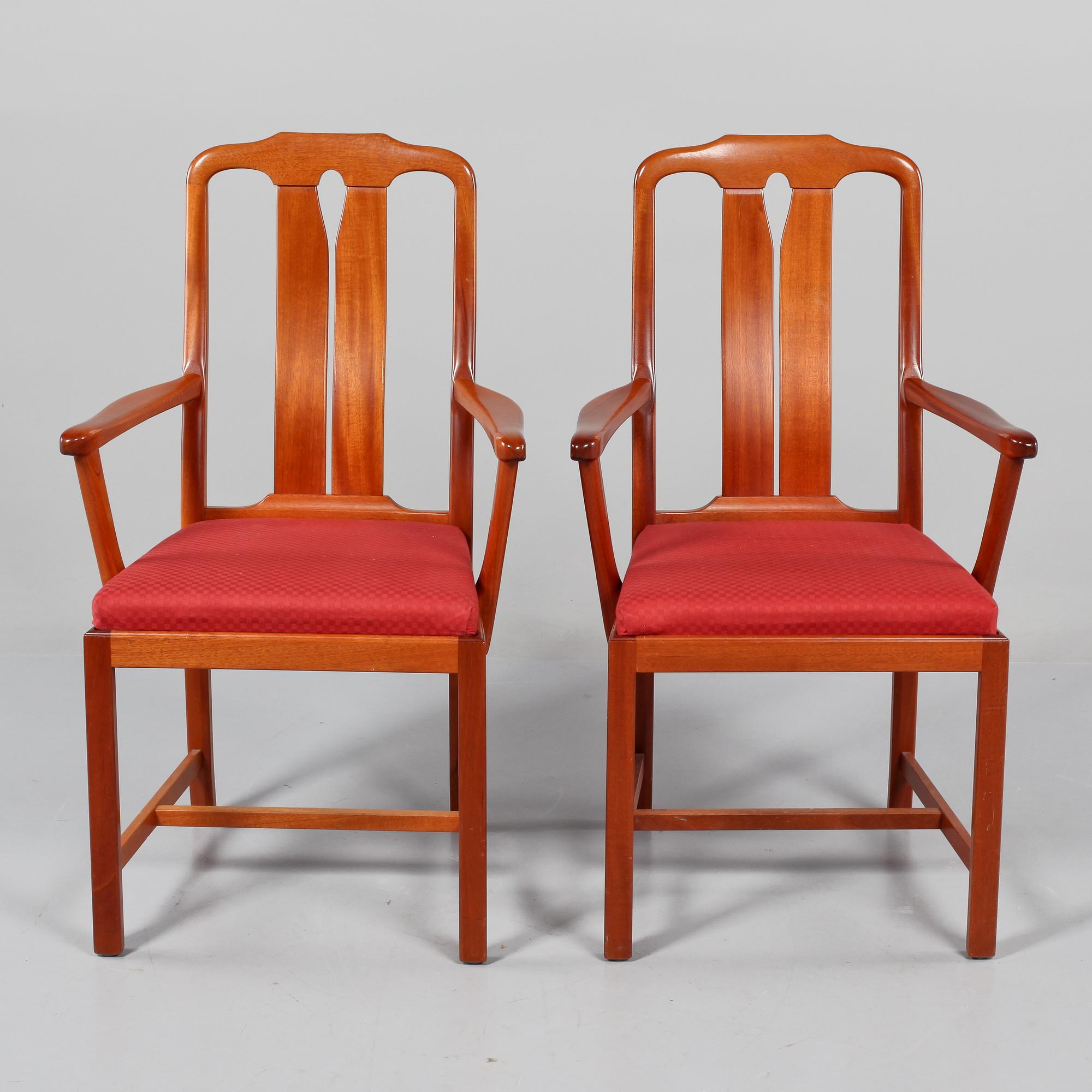 KARMSTOLAR, ett par, "Ambassadör", Carl Malmsten, Rydéns Interiör, tillverkade 1985.