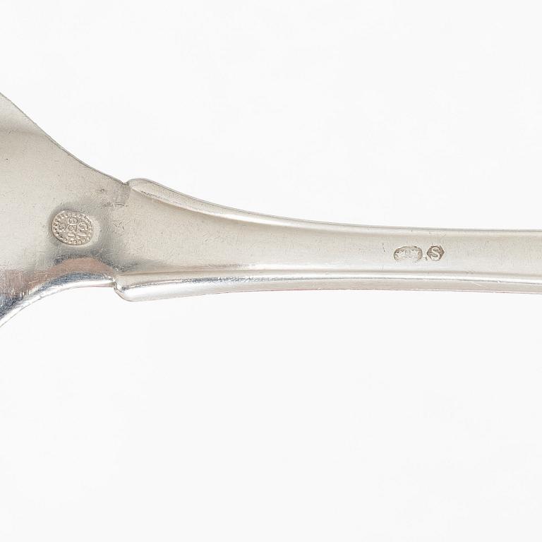Four silver objects, 20th Century.