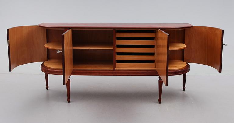 SIDEBOARD, gustaviansk stil, 1900-talets andra hälft.