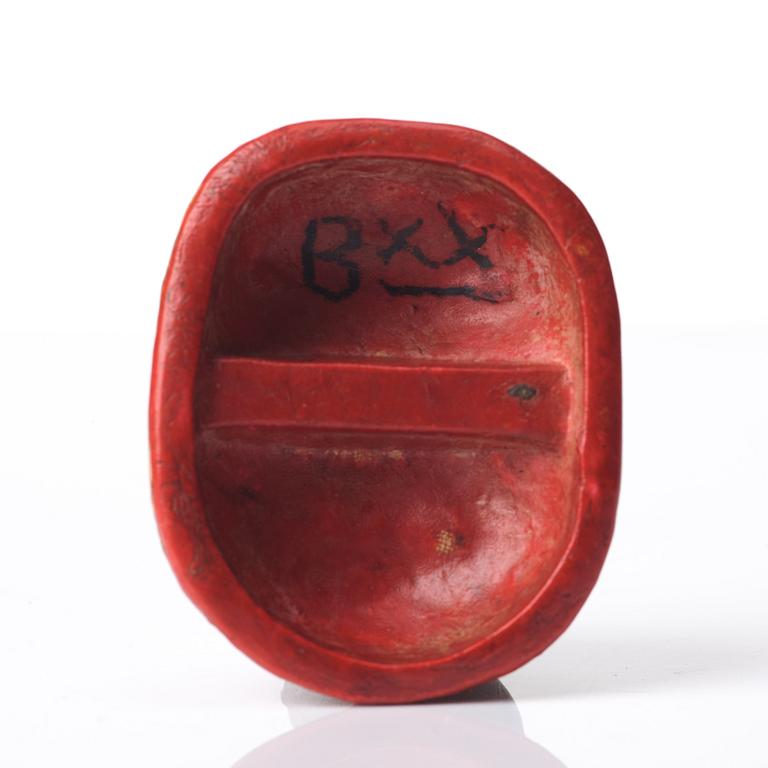 OKIMONO trä samt NETSUKE. Japan, Meiji (1868-1912).
