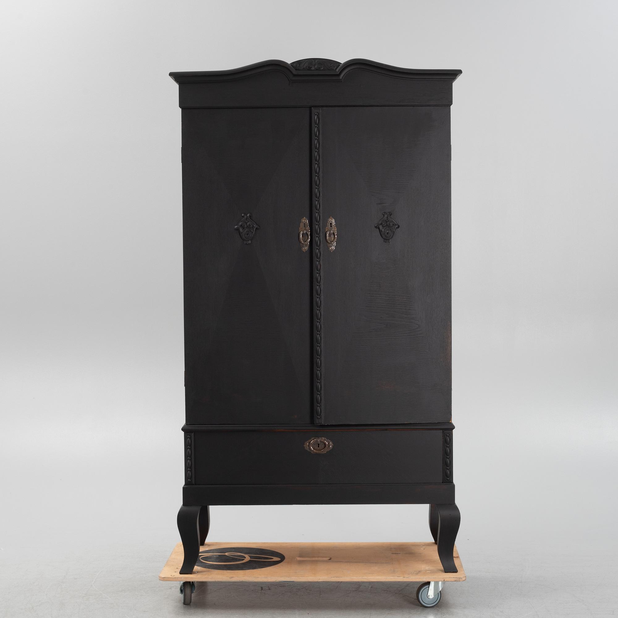 Skåp, jugend, 1900-talets början.