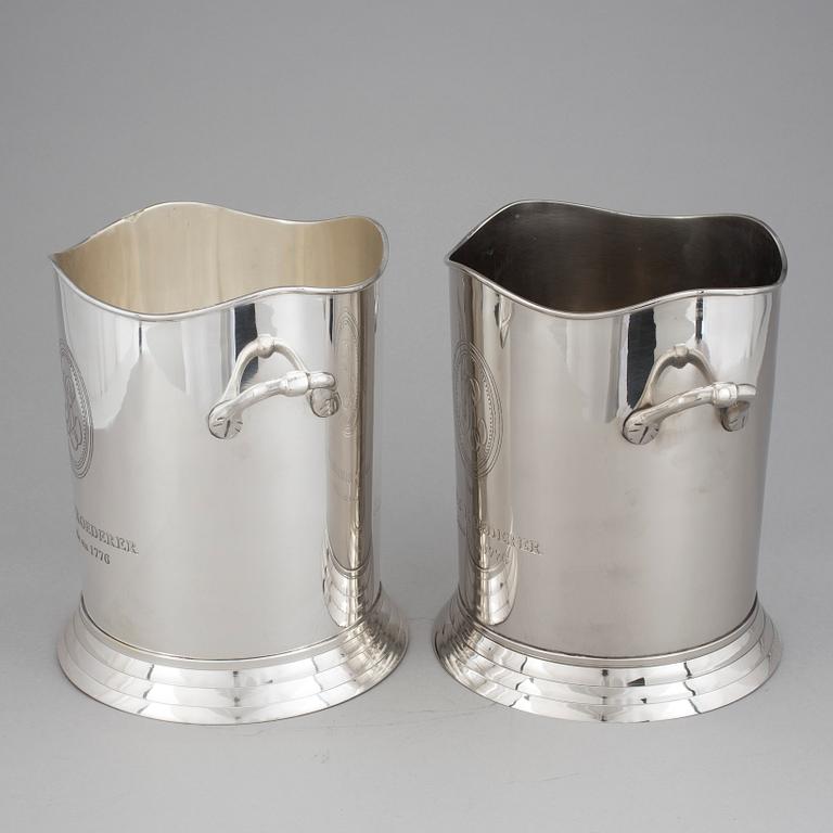 CHAMPAGNEKYLARE, 2 st, vitmetall, 1900-talets andta hälft.