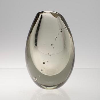 Gunnel Nyman, A VASE.