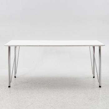 Arne Jacobsen,a table model 3605, Fritz Hansen, late 20th century.
