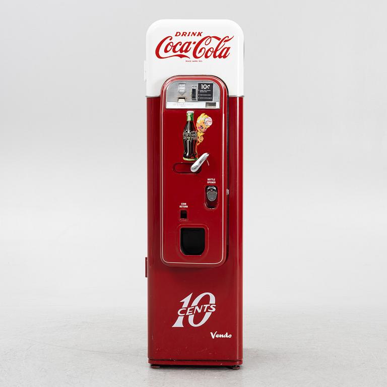 Coca-Cola vending machine, Vendo 44, 'The V-44', The Vendo Company, Kansas City, USA.