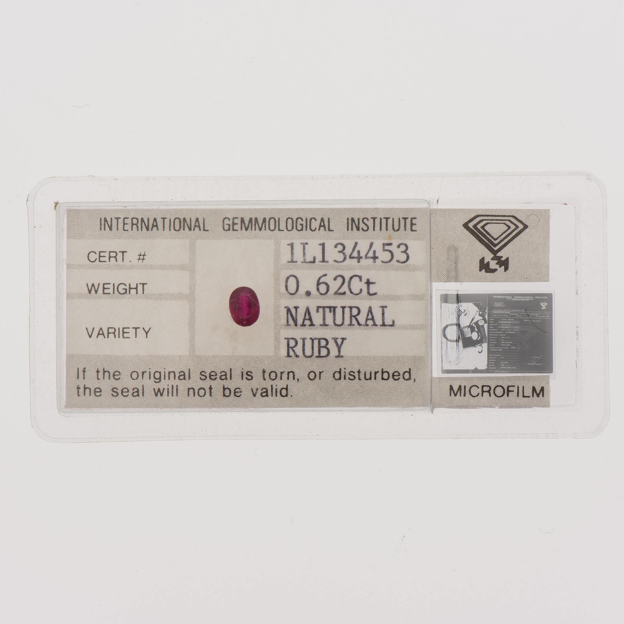 RUBIN, oval fasettslipad 0,62 ct.
