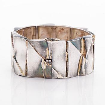 A sterling silver 'Moonbridge' bracelet and a pair of  'Shields' earrings, Lapponia 1974.