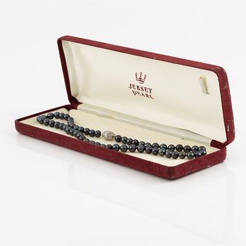 Necklace of cultured freshwater pearls, clasped with 14K white gold and round brilliant-cut diamonds.