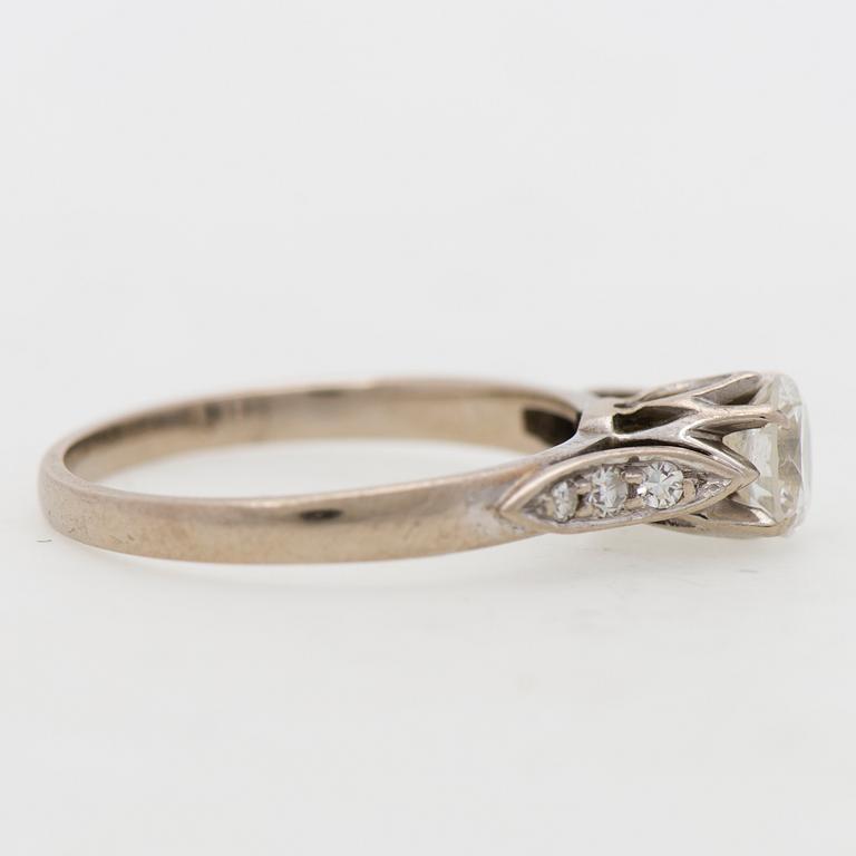 A RING, brilliant cut iamonds, 18K white gold.