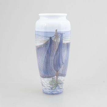 Jenny Meijer, vase, Royal Copenhagen, Denmark.