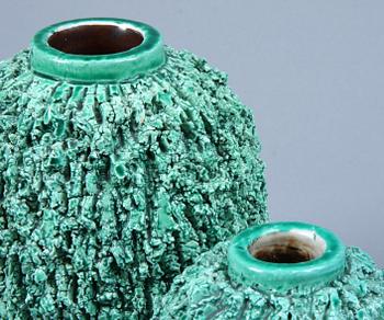 VASER, 2 st, chamotterat stengods, Gunnar Nylund, Rörstrand.