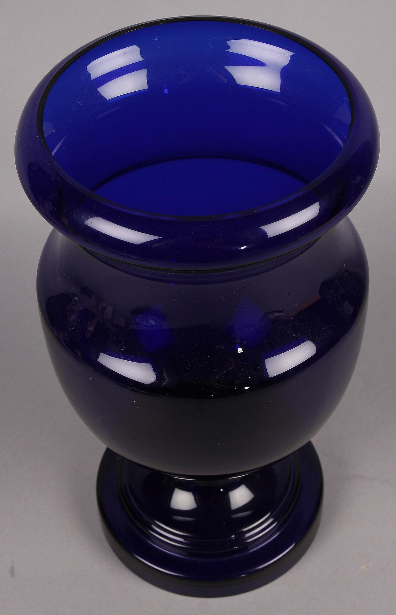 URNA, glas, inköpt på Firma Svenskt Tenn.