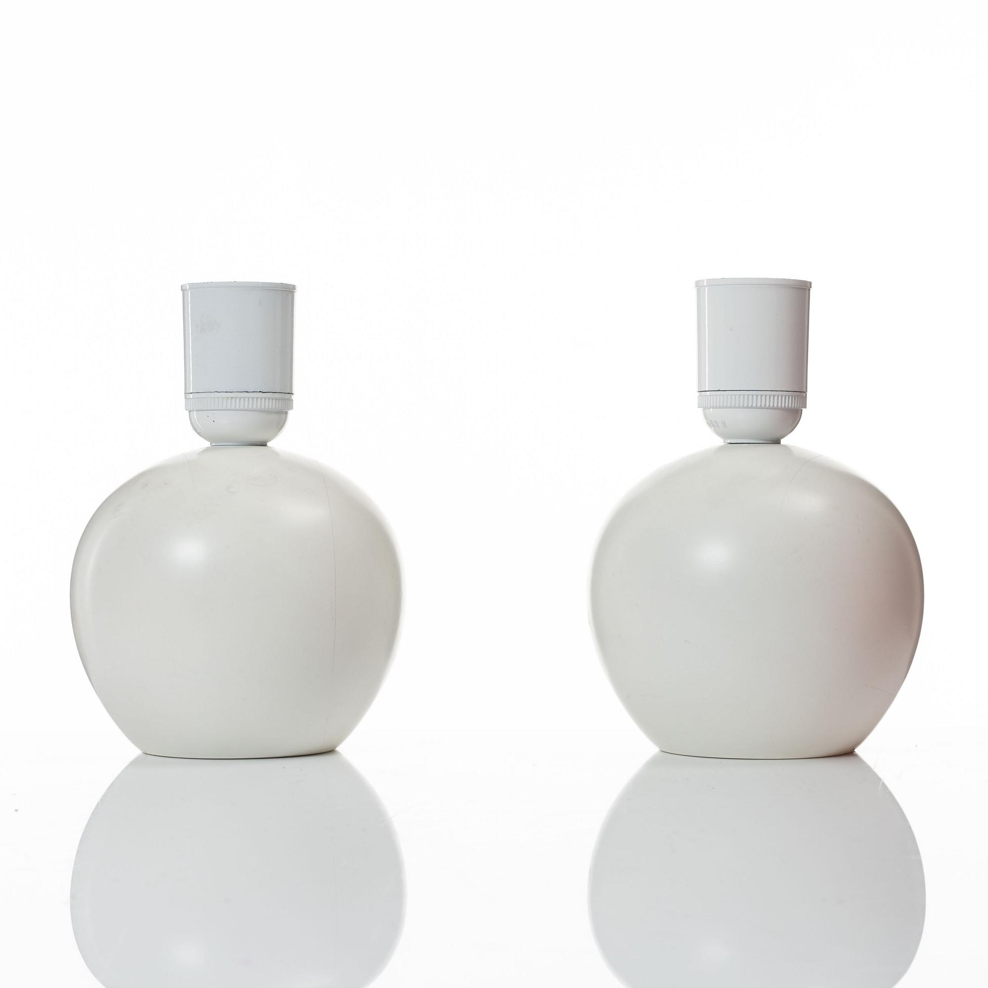 Josef Frank, a pair of model 2575 table lamps, Svenskt Tenn.