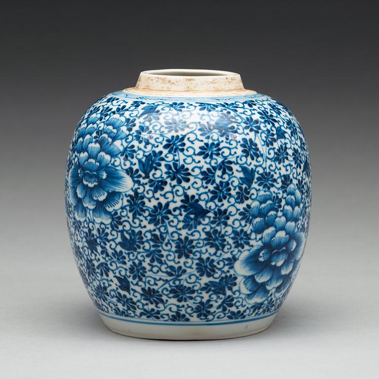 A blue and white jar, Qing dynasty, 18th Century.