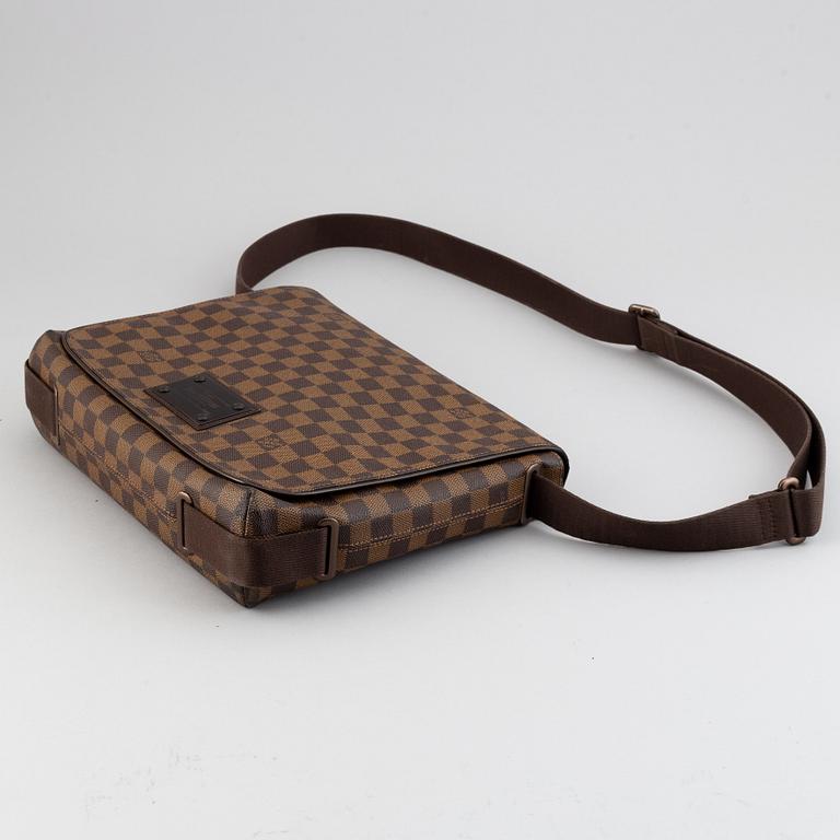Louis Vuitton, messengerbag 'Brooklyn'.