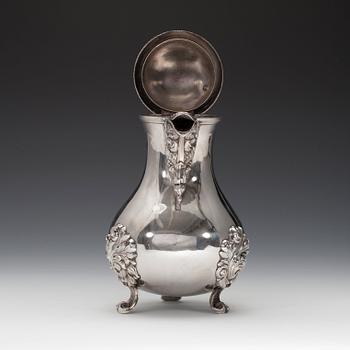 A COFFEE POT, silver. France, Paris 1819-38. Height 20 cm. Weight 456 g.