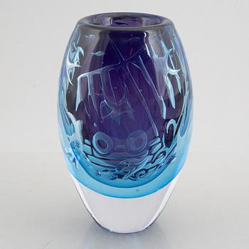 Micke Johansson, a unique 'double ariel' glass vase, Örsjö 2017.