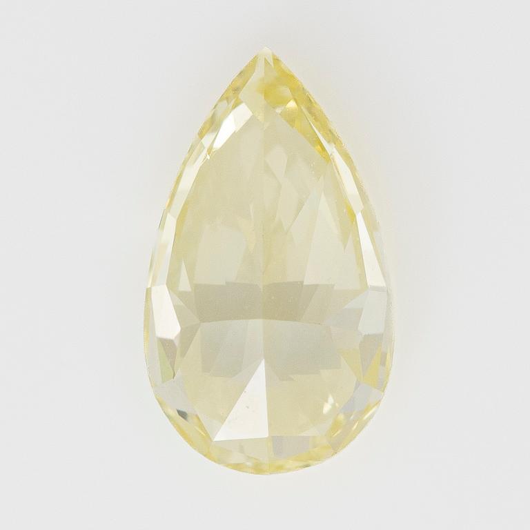 Unmounted yellow diamond, 0.50 ct, accompanied by a GIA report.