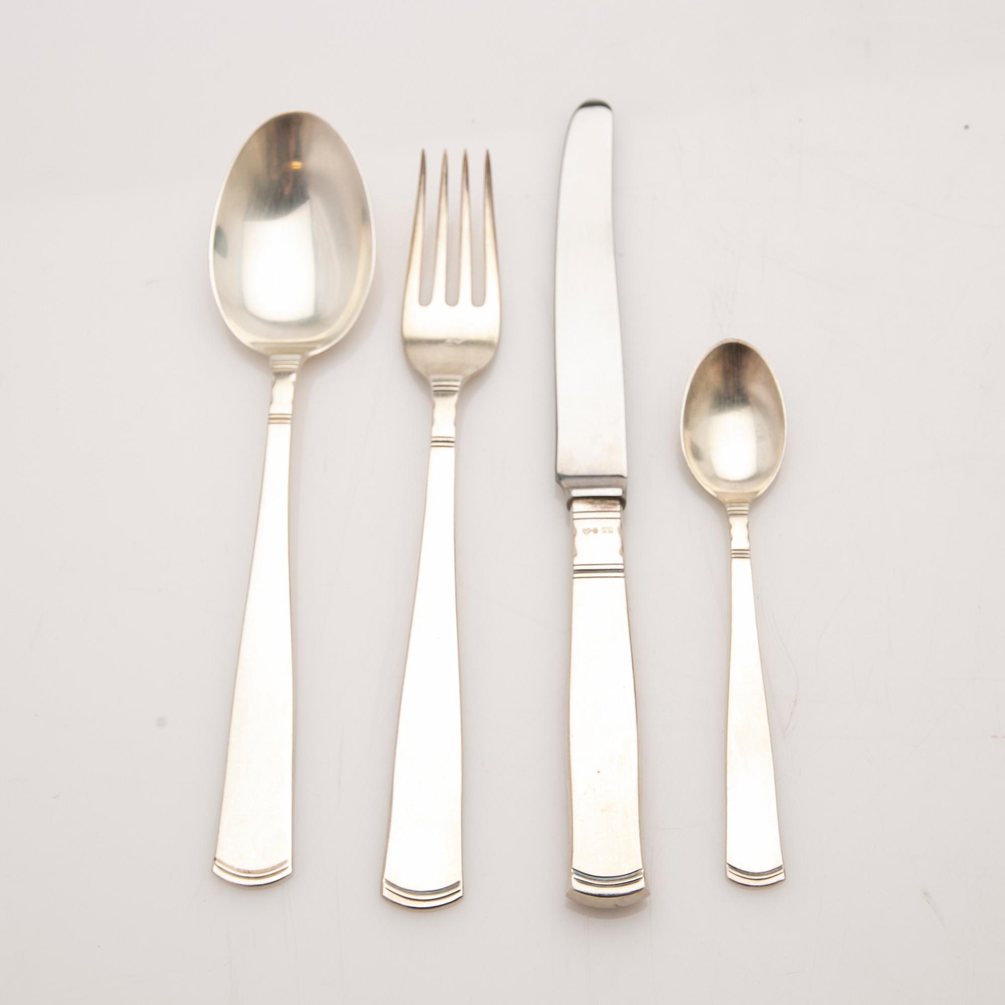 Jacob Ängman, Bestickuppsättning, 48 delar, silver, modell "Rosenholm", GAB, Eskilstuna och Stockholm, 1900-talets andra hälft.