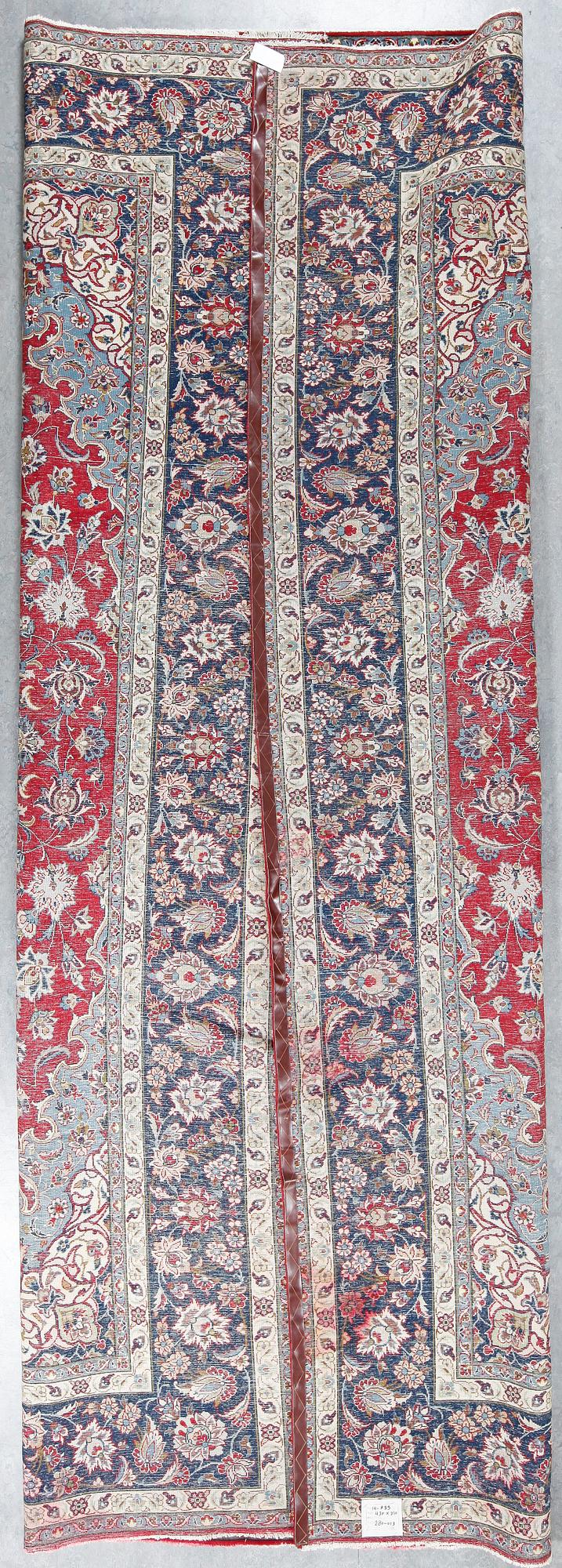 MATTA, Isfahan, ca 423x309 cm.