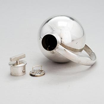 Sylvia Stave, a silver cocktail shaker, marked PV, Finnish control mark Tillander, Helsinki, 1955.