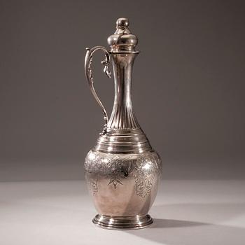 KARAFF, silver, Italien, kontrollstämplad Helsingfors 1974. Totalvikt 747 g.