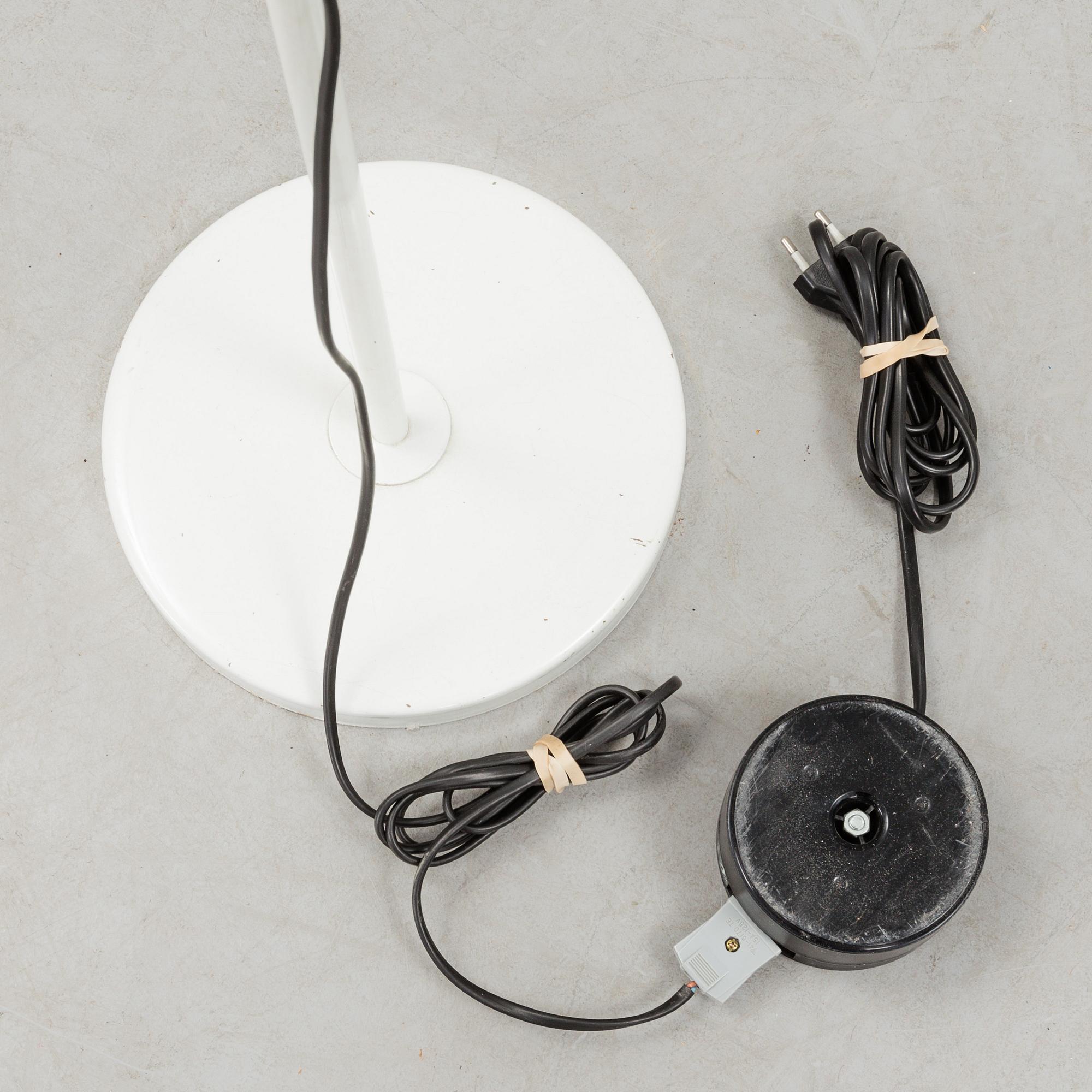 A SWEDISH ATELJÈ LYKTAN LAMP.