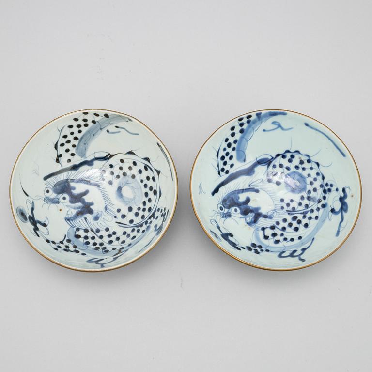 A pair of blue and white Japanese porcelain bowls, Meiji (1868-1912), 19th century.