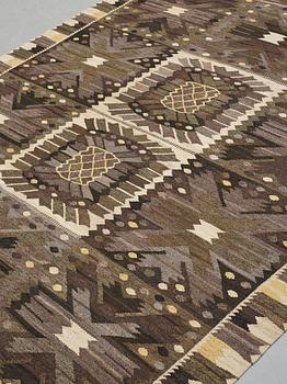 Barbro Nilsson, Matta, "Nejlikan gråsvart", gobelängteknik, ca 273,5 x 213,5-219,5 cm, signerad AB MMF BN.