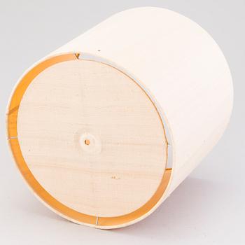 BORDSLAMPA, SAVITORPPA, rödlera, signerad KAGE, Kauko Forsvik, Finland. 1970/80-tal.