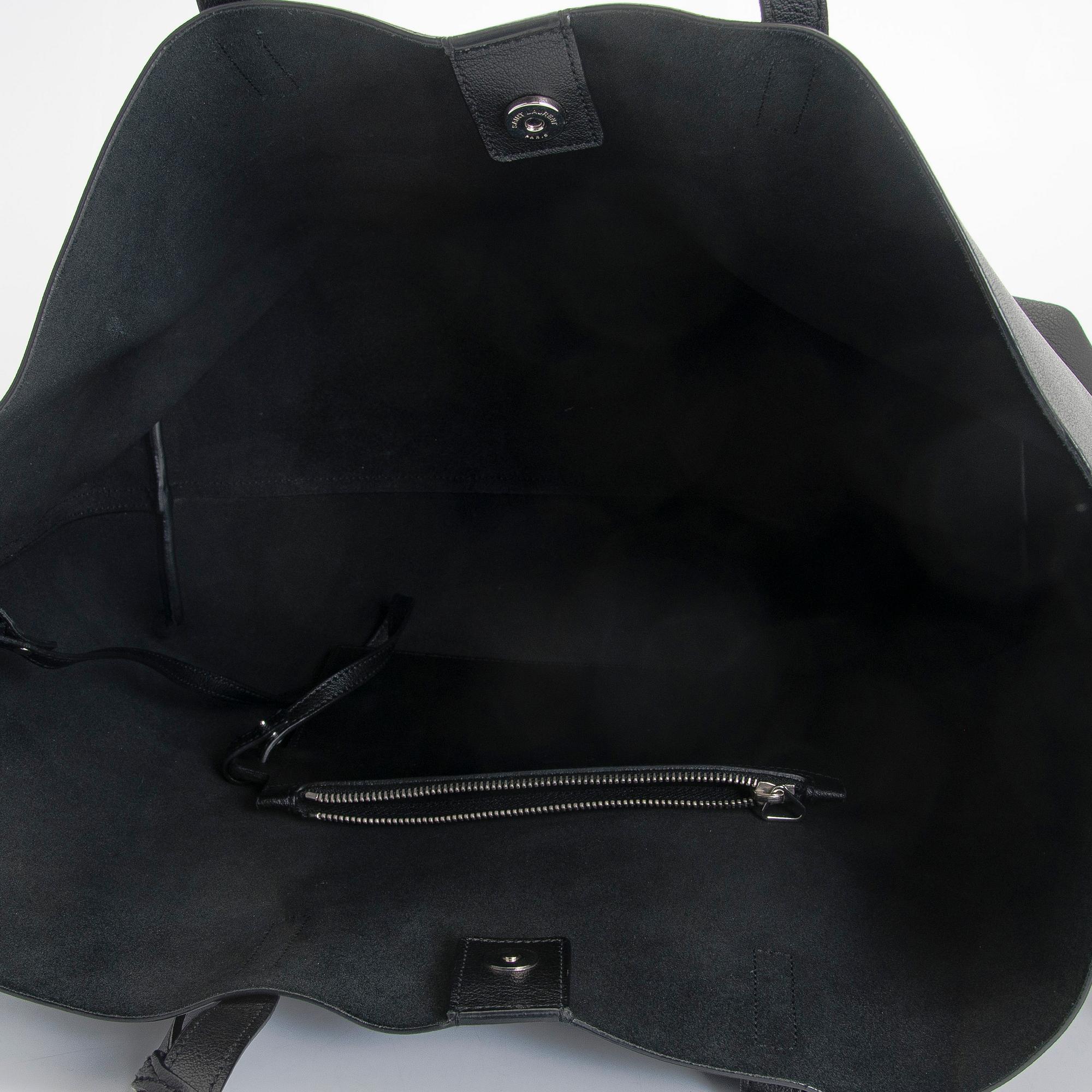 Saint Laurent, a 'Sac shopping' bag.