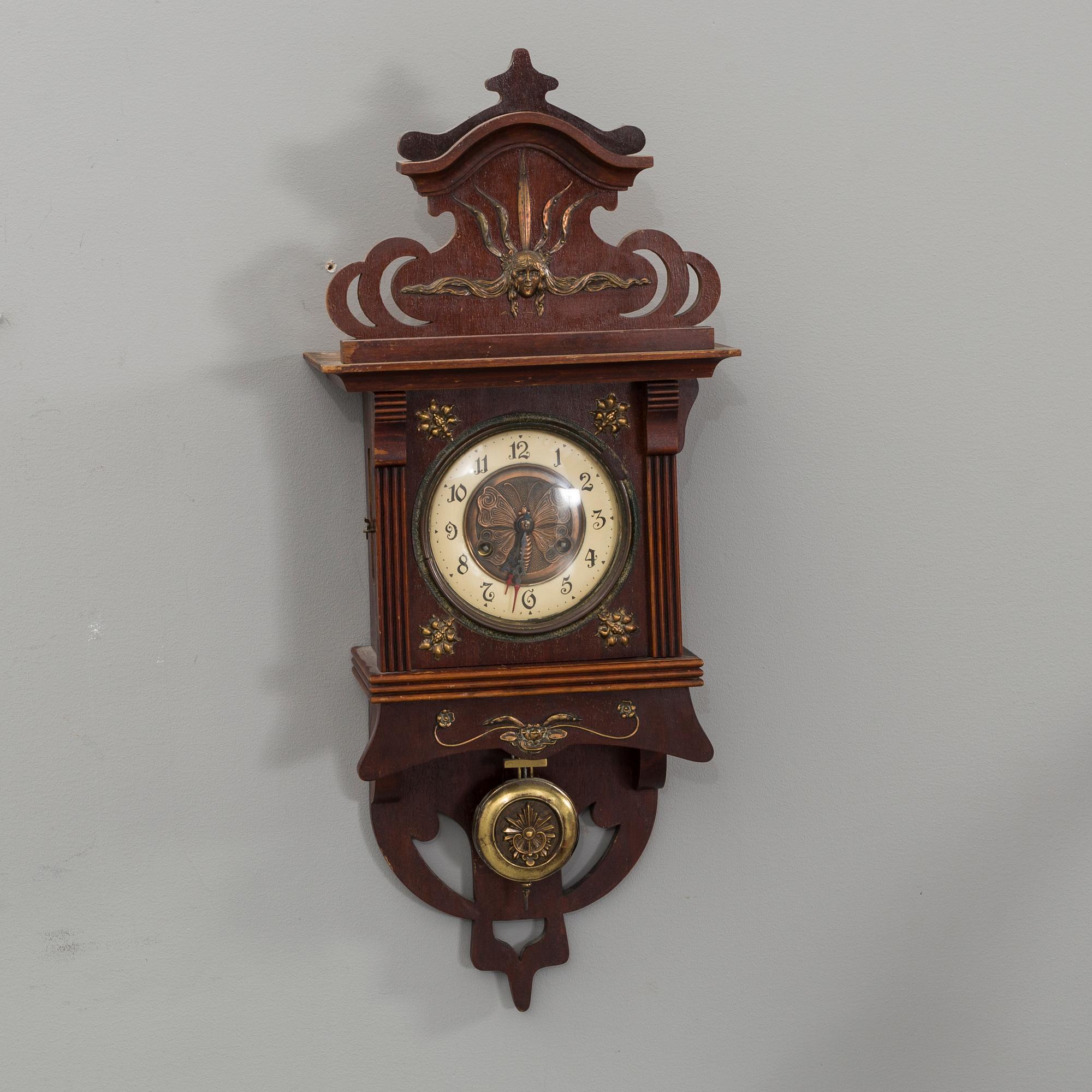 A early 20th century Clock.