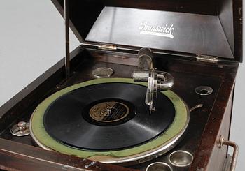 VEVGRAMMOFON, samt skivor, 1910/20-tal.