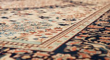 ANTIQUE/SEMI-ANTIQUE KASHAN SO CALLED MOTACHEM. 205,5 x 135 cm.