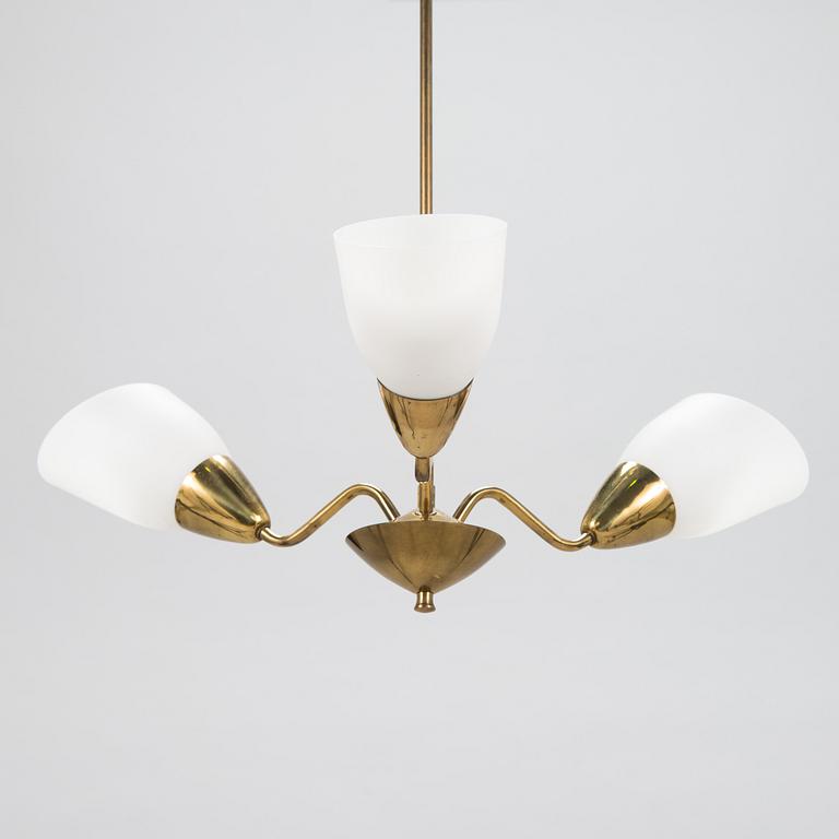A 1950s pendant three-arm ceiling light, model ER 121/3, Itsu, Finland.