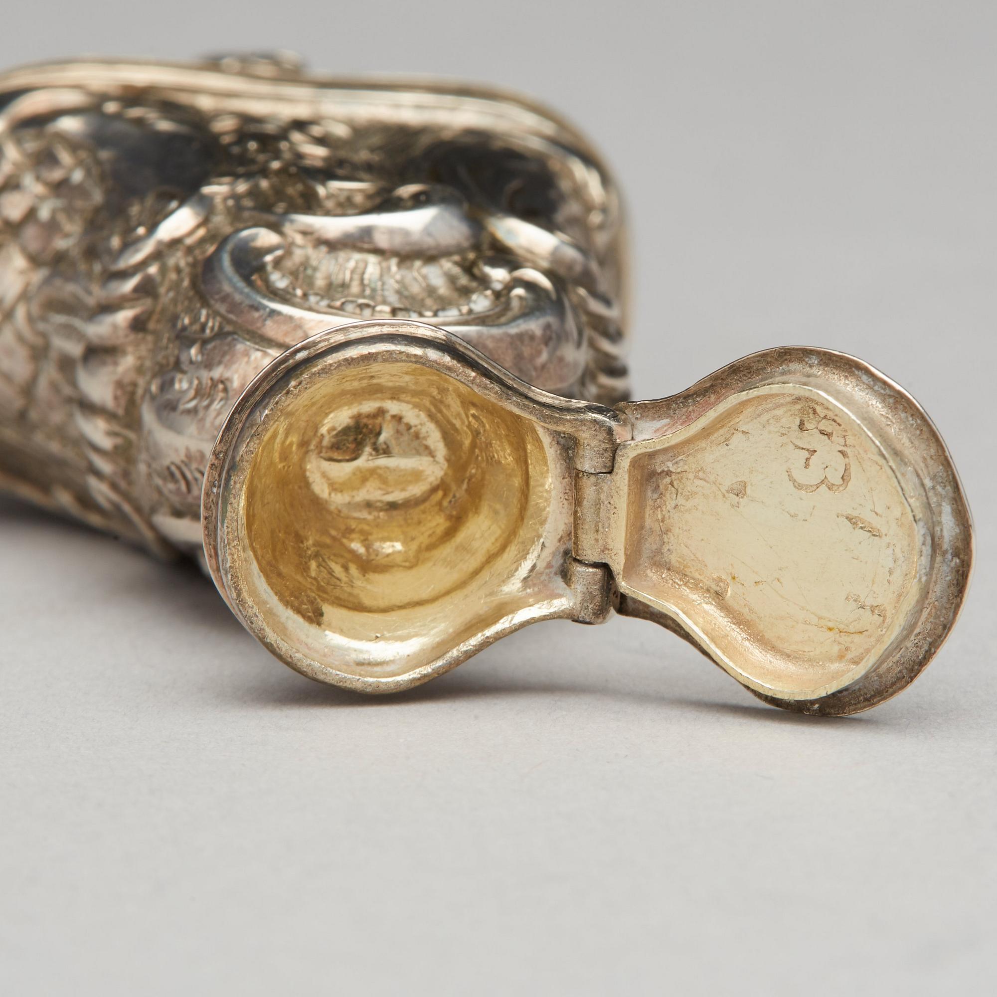 Jöran Stammer, luktdosa, silver, (verksam i Jönköping 1729-1752(-1754)). Rokoko.