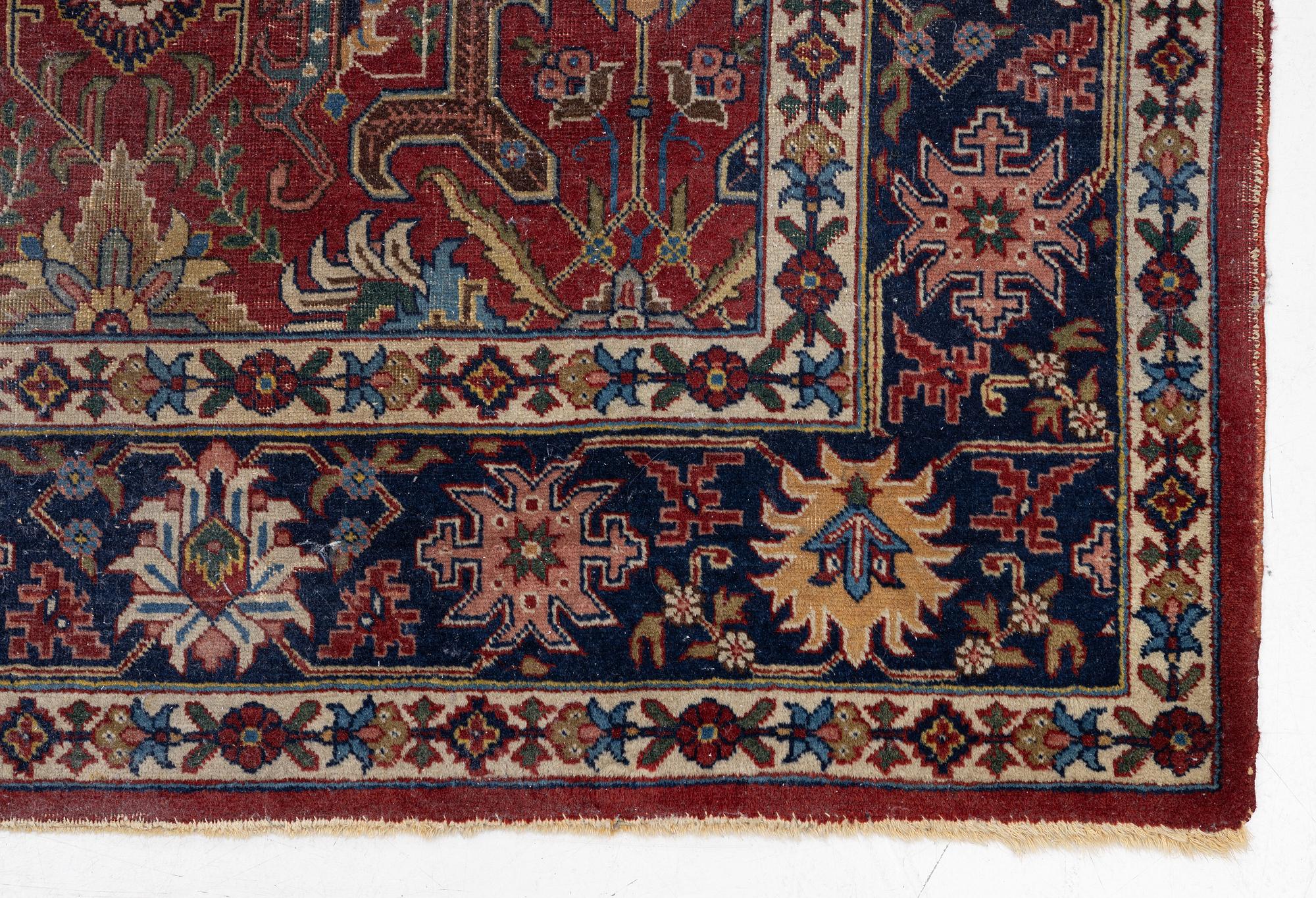 Carpet, oriental, approx. 330 x 214 cm.
