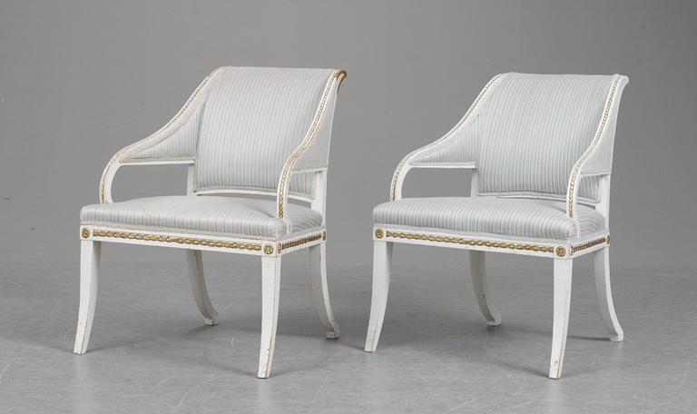 KARMSTOLAR, ett par. Sengustaviansk stil, 1800-tal.