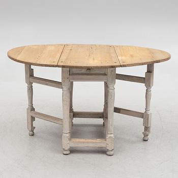 A gate leg table 18th/19th century.