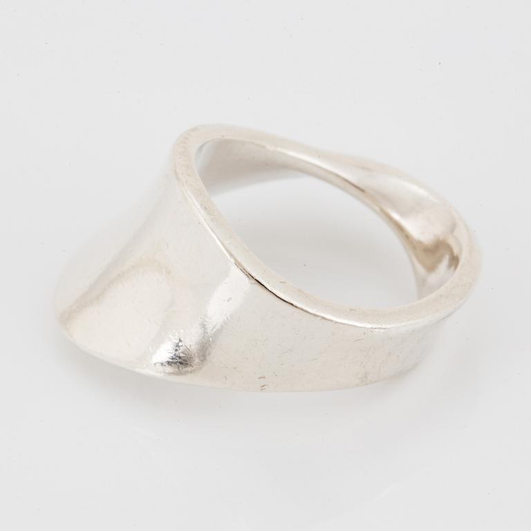 Vivianna Torun Bülow-Hübe, Georg Jensen, ring, sterlingsilver. nr 148.