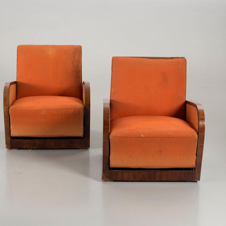 FÅTÖLJER ett par 1900-talets första hälft.