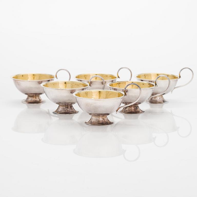 A set of six silver punsch cups in original lined box, Gundefeldt & Falk, Gothemburg 1961.