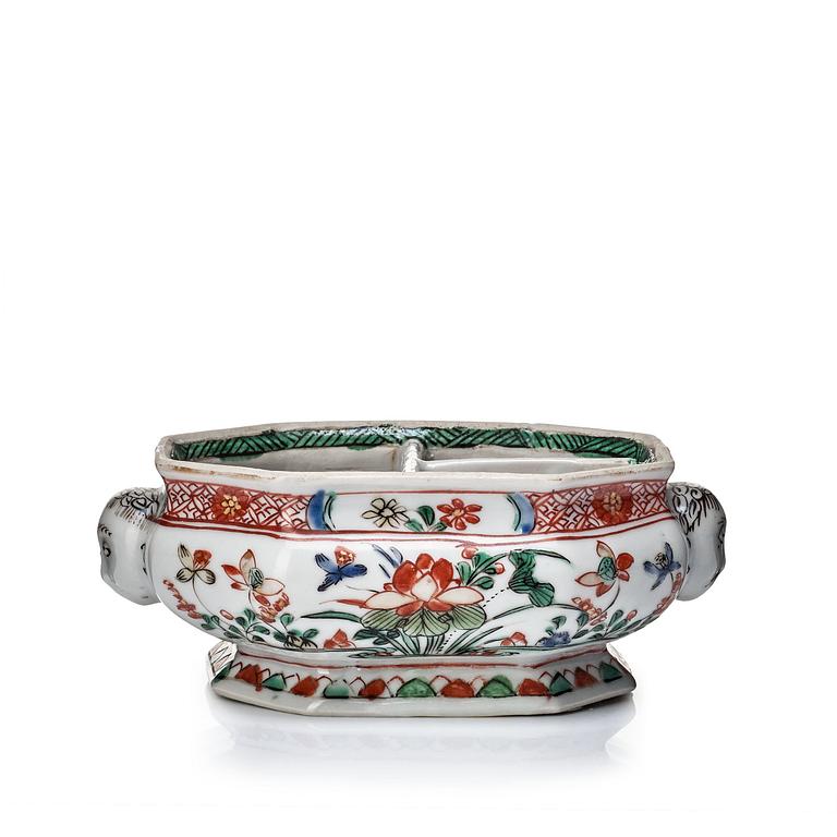 Kryddställ, porslin. Qingdynastin, Kangxi (1662-1722).